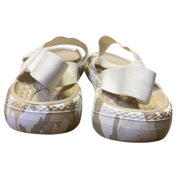 Crocs Sandals Light Ride Printed Camo Stretch Straps Womens 9 White Tan 207285 - Picture 6 of 12